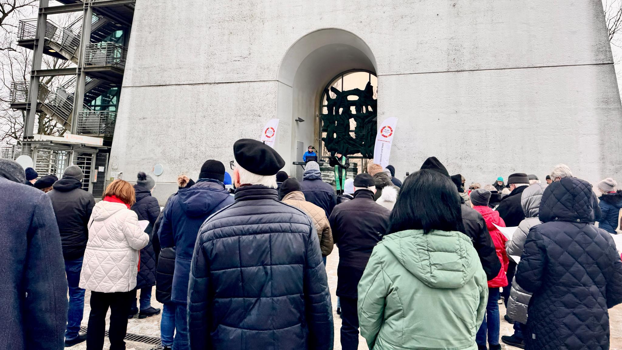Rund 100 Menschen setzten ein Zeichen.